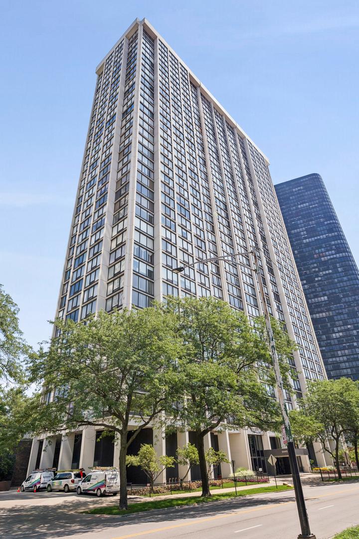 5445 N Sheridan Rd. #2008, Chicago, IL 60640