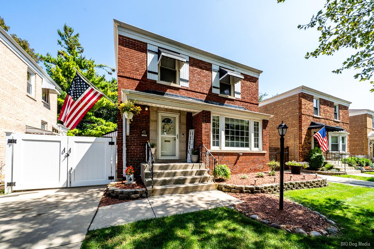 9905 S Maplewood Ave., Chicago, IL 60655