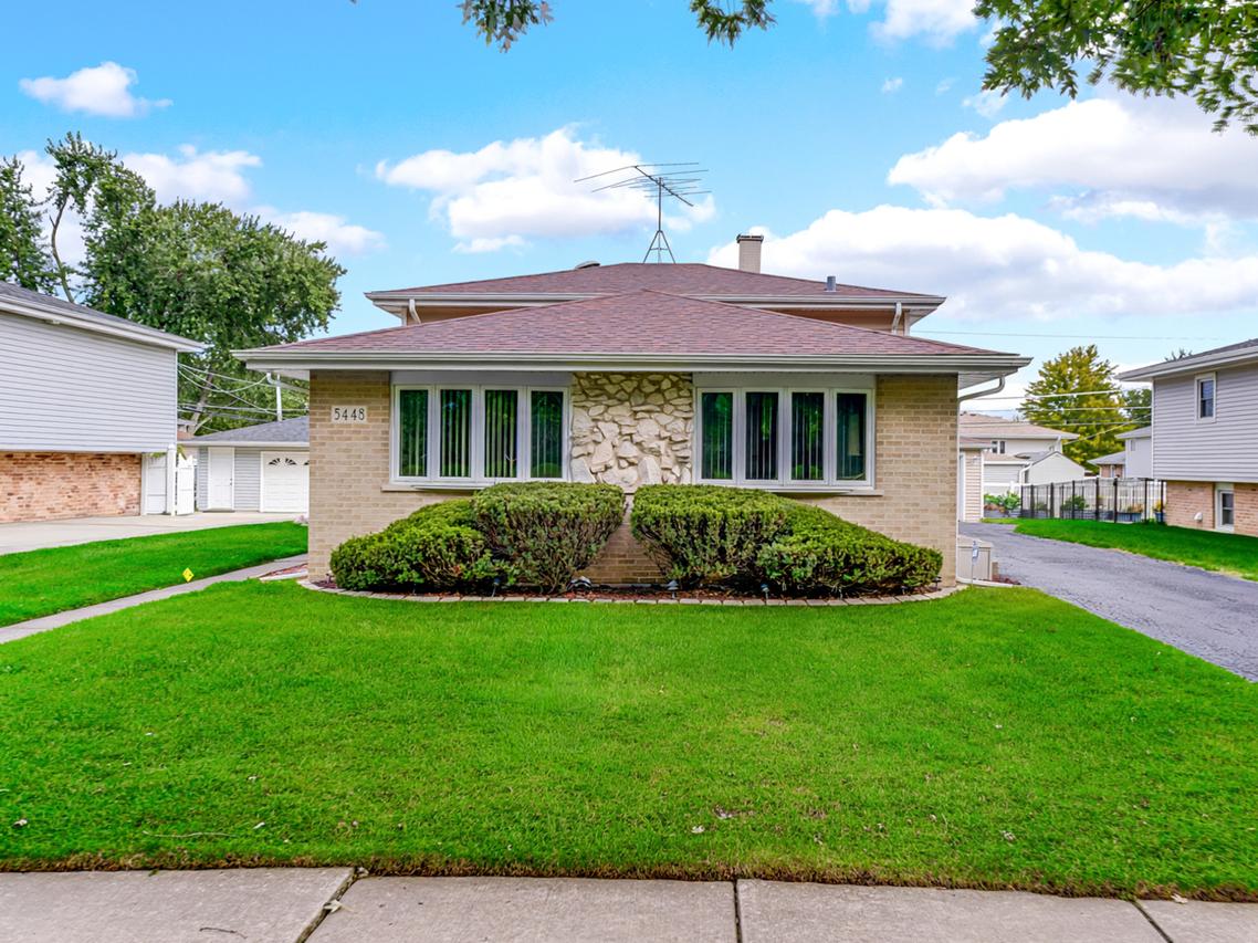 5448 139th St., Crestwood, IL 60418