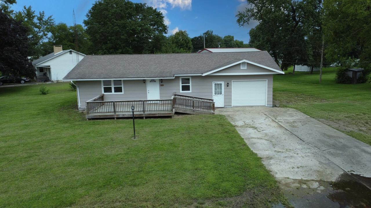 202 N Madison St., Watseka, IL 60970