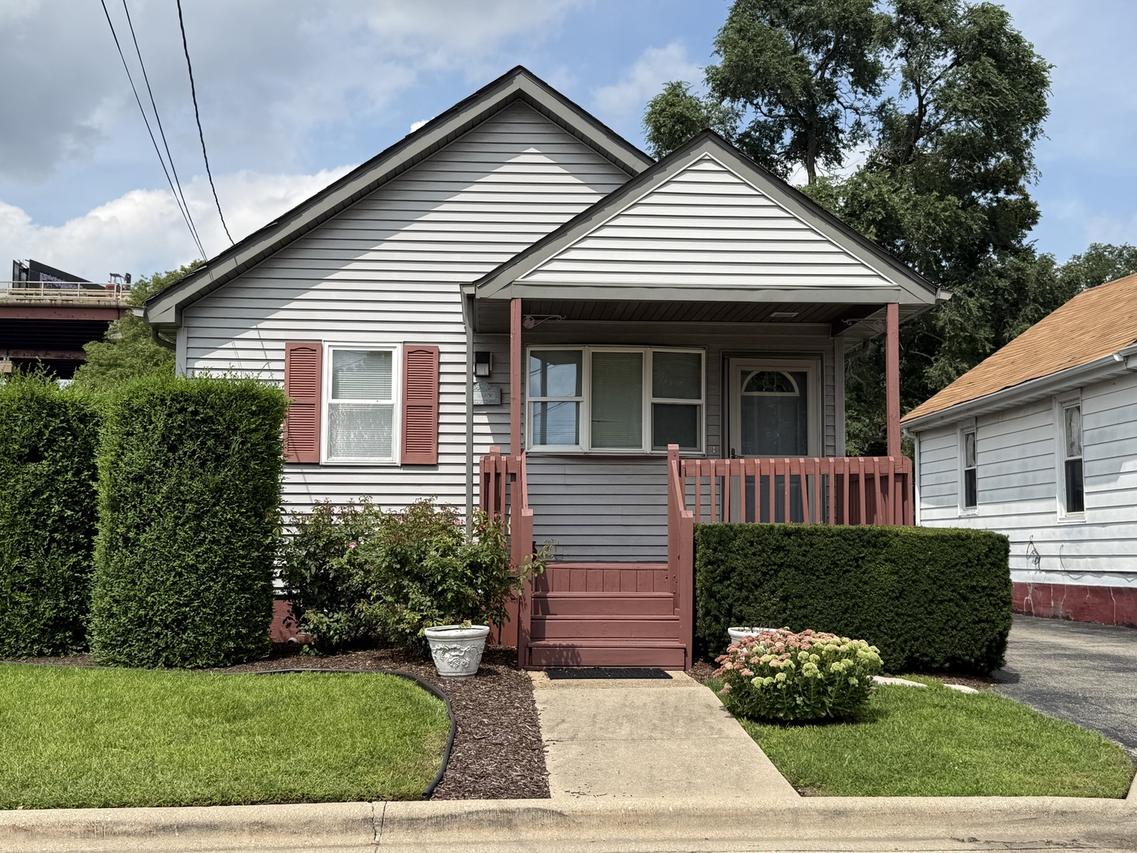 225 Davis St., Joliet, IL 60436