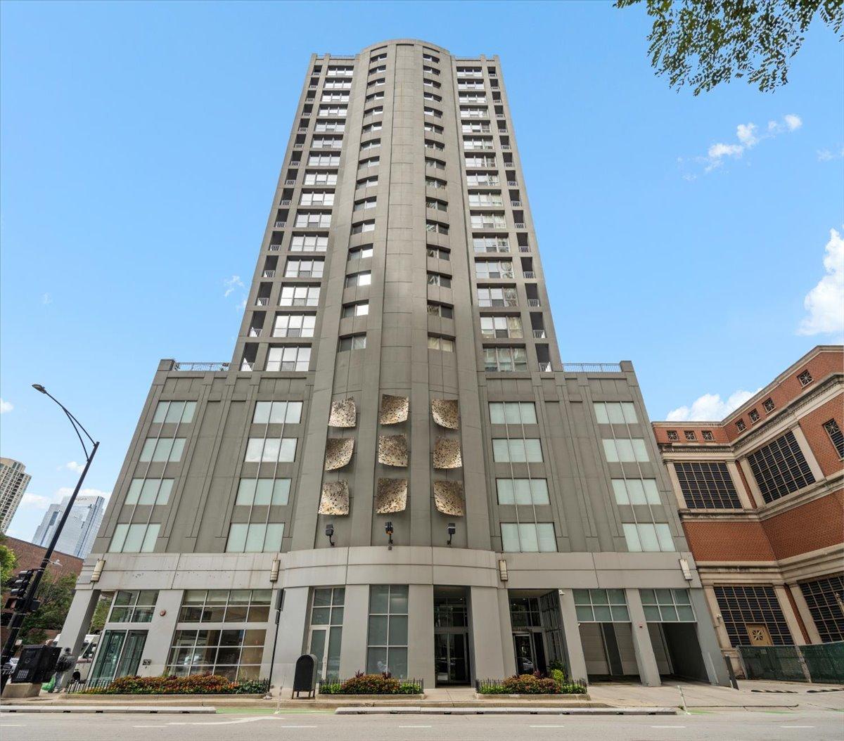 600 N Dearborn St. #1912, Chicago, IL 60654