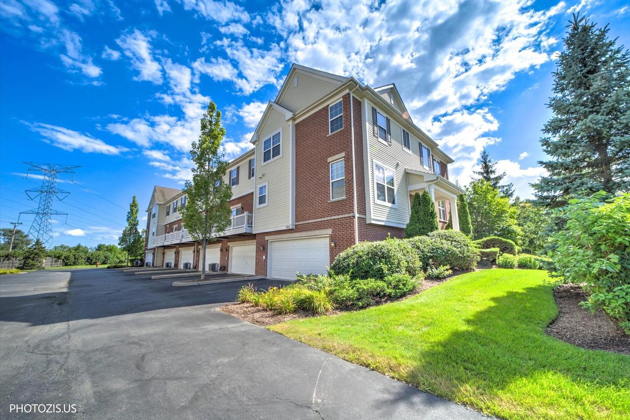 1951 Potomac Ct., Wheeling, IL 60090