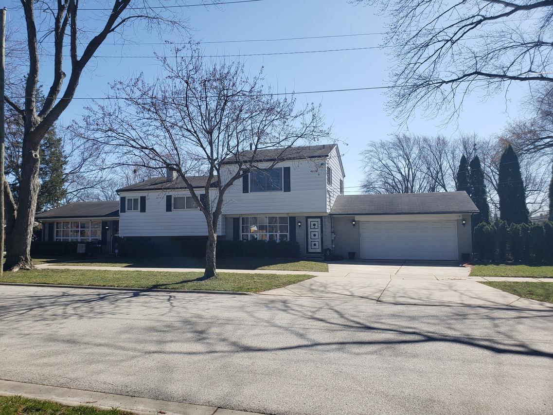 400 S Mount Prospect Rd., Mount Prospect, IL 60056