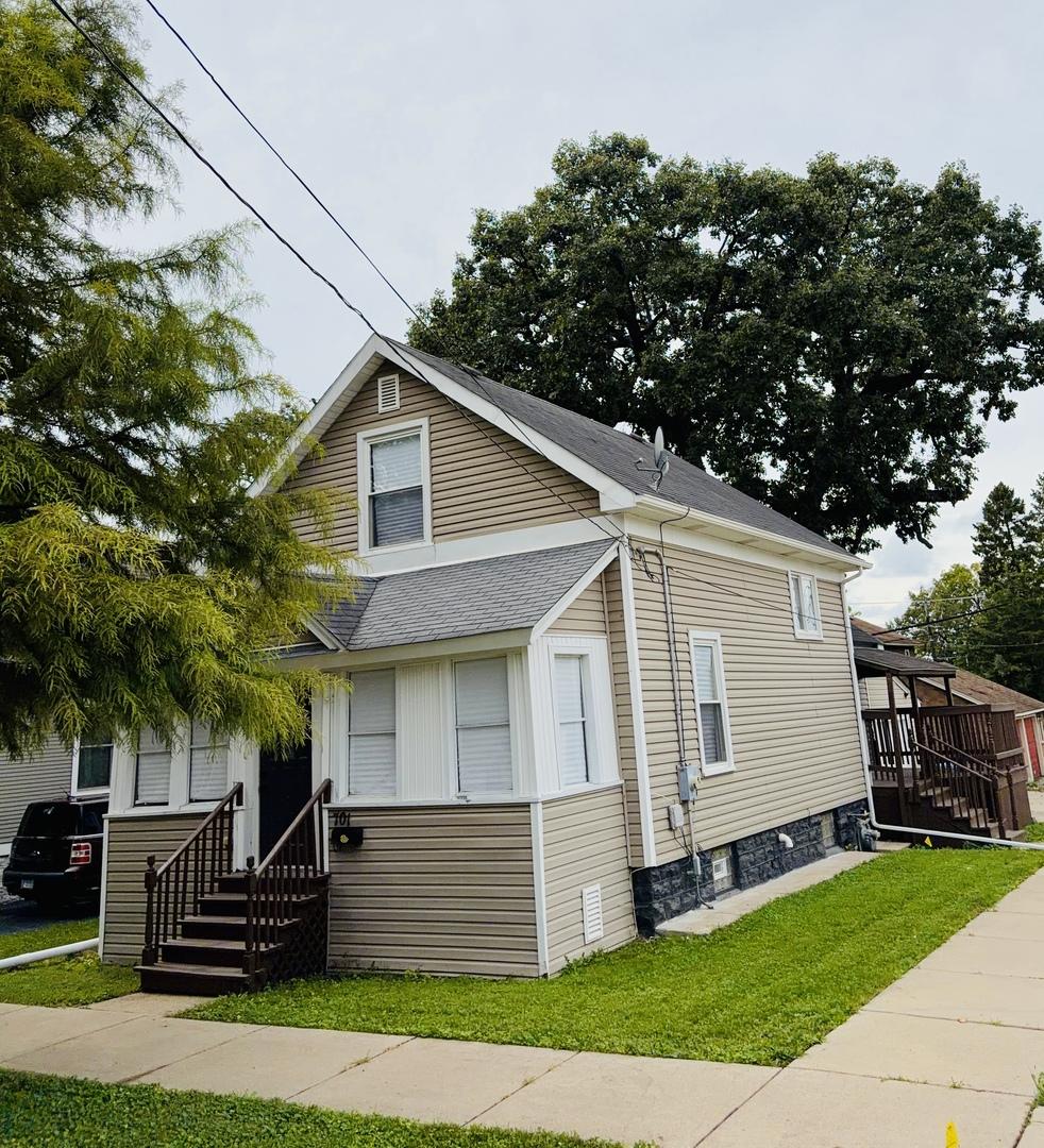 701 Hamilton Ave., Aurora, IL 60505