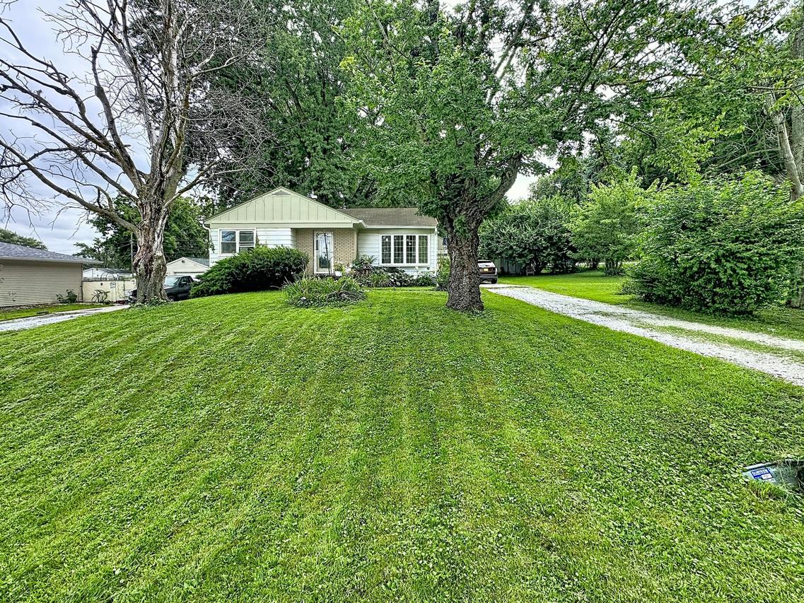 245 Mansur Ave., Carbon Cliff, IL 61239