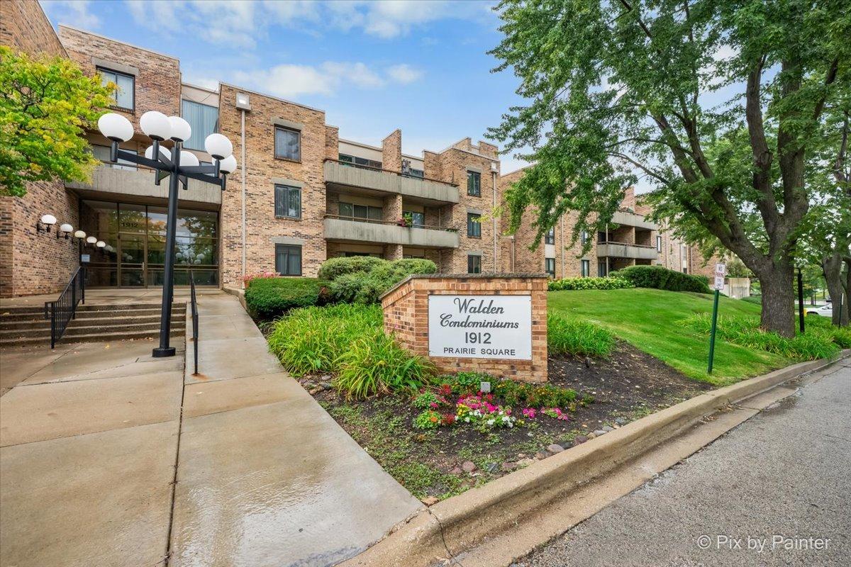 1912 Prairie Sq. #303A, Schaumburg, IL 60173