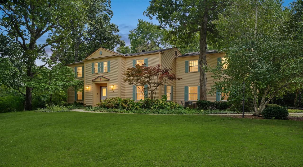 3 Hettinger Ct., Monticello, IL 61856
