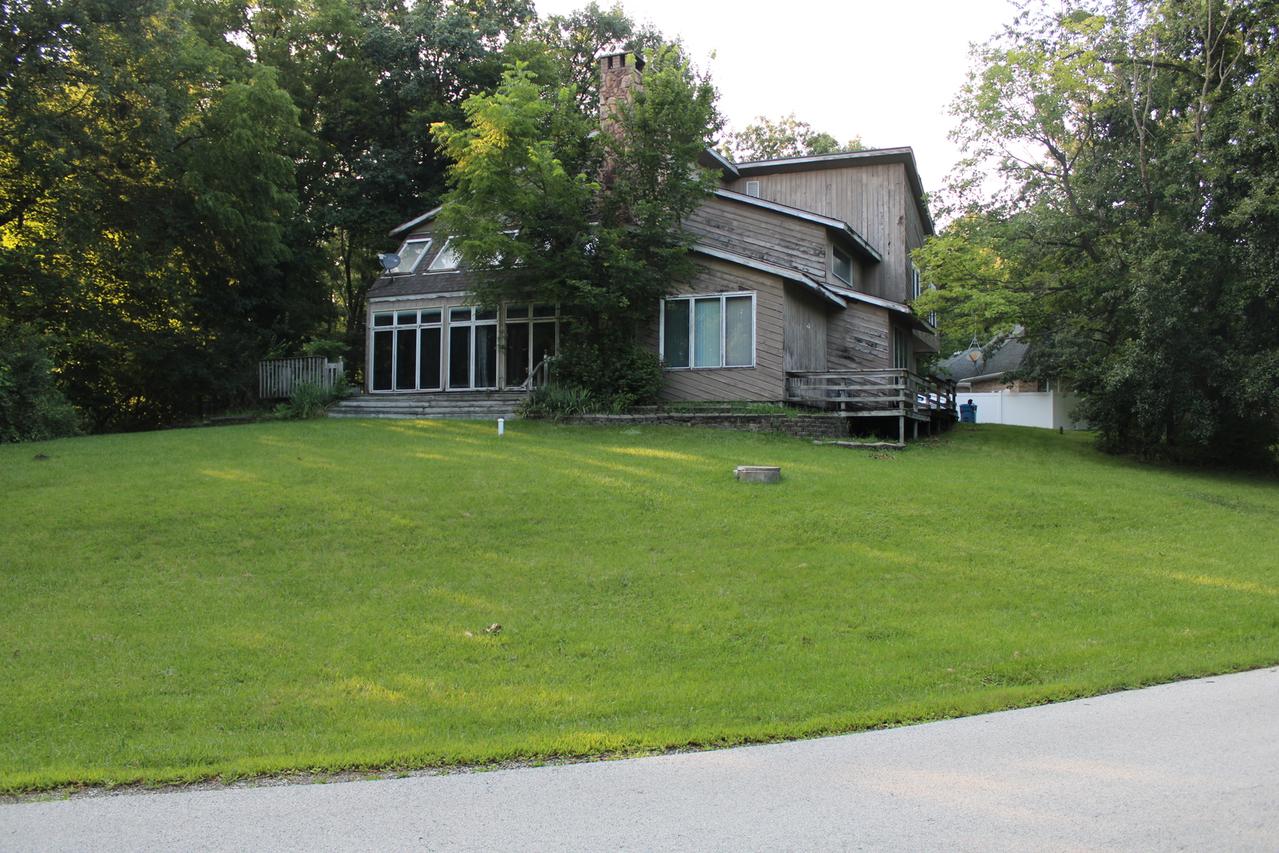 2164 E Gaisor Dr., Crete, IL 60417