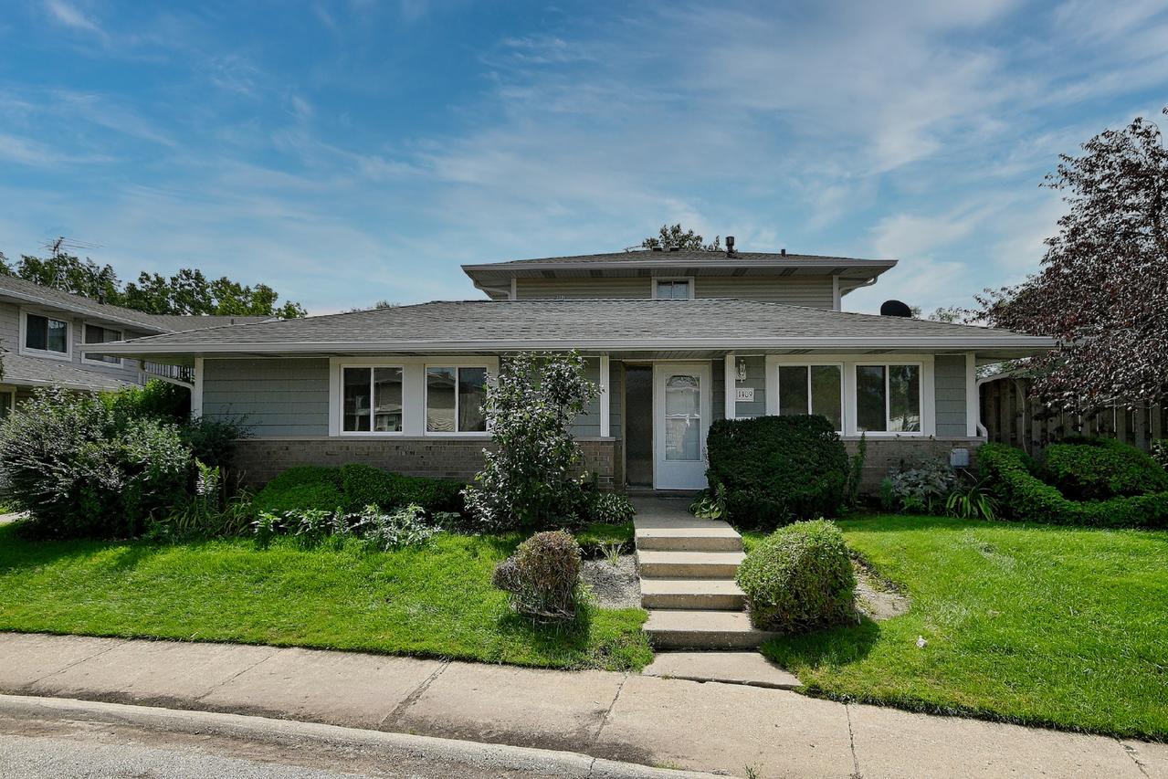 1409 Fremont Dr. #NONE, Hanover Park, IL 60133