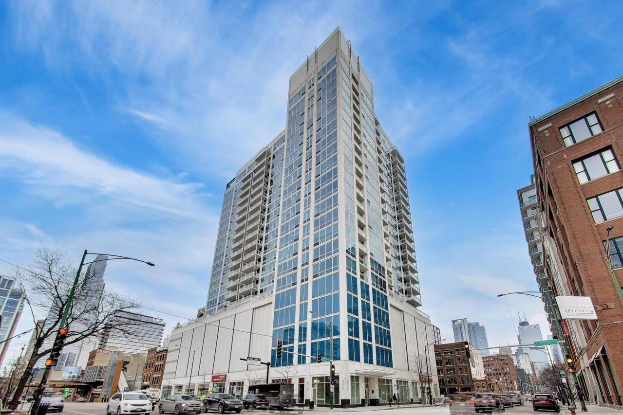 757 N Orleans St. #1105, Chicago, IL 60654