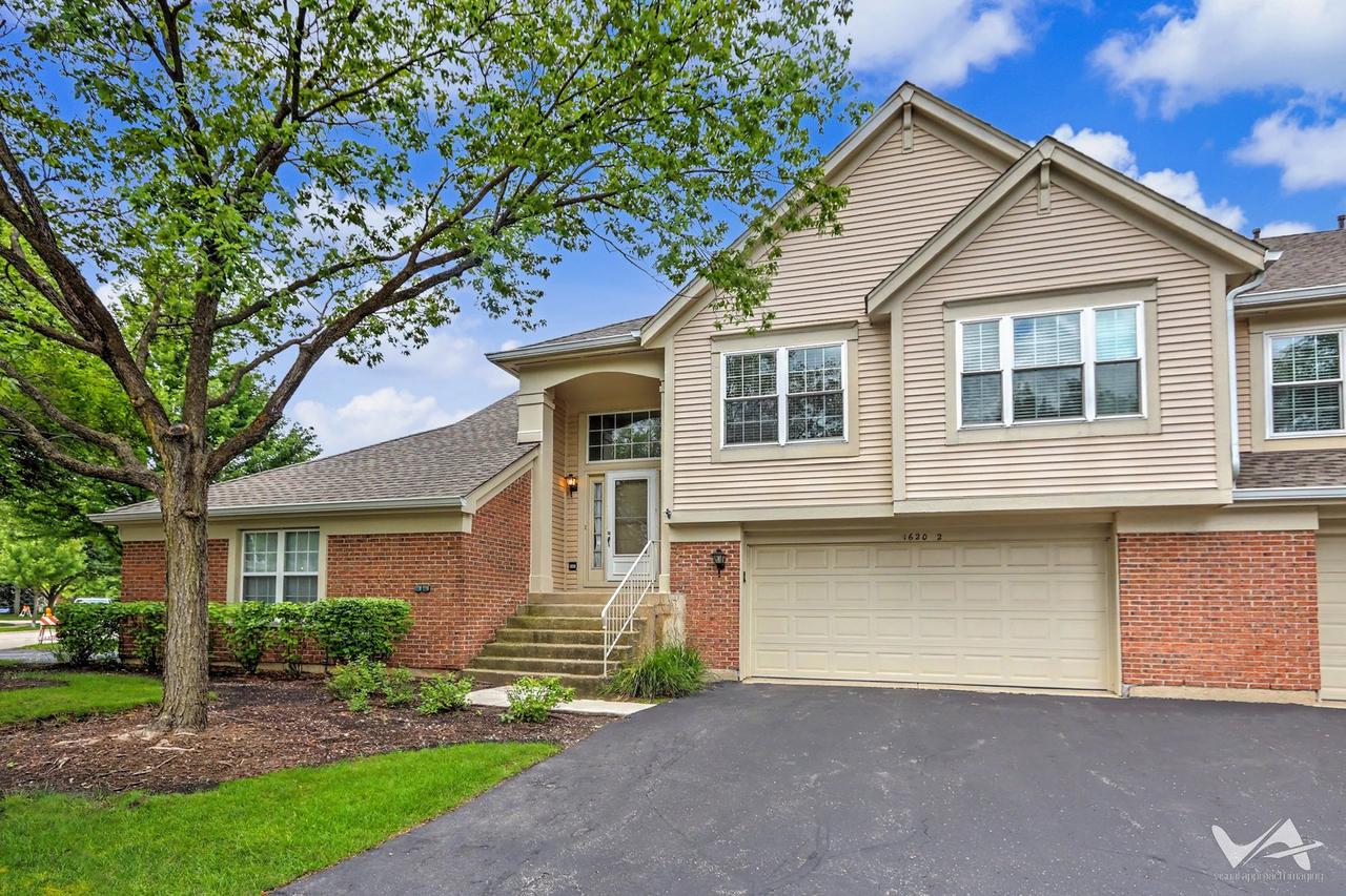 1620 Columbia Cir. #2, Bartlett, IL 60103