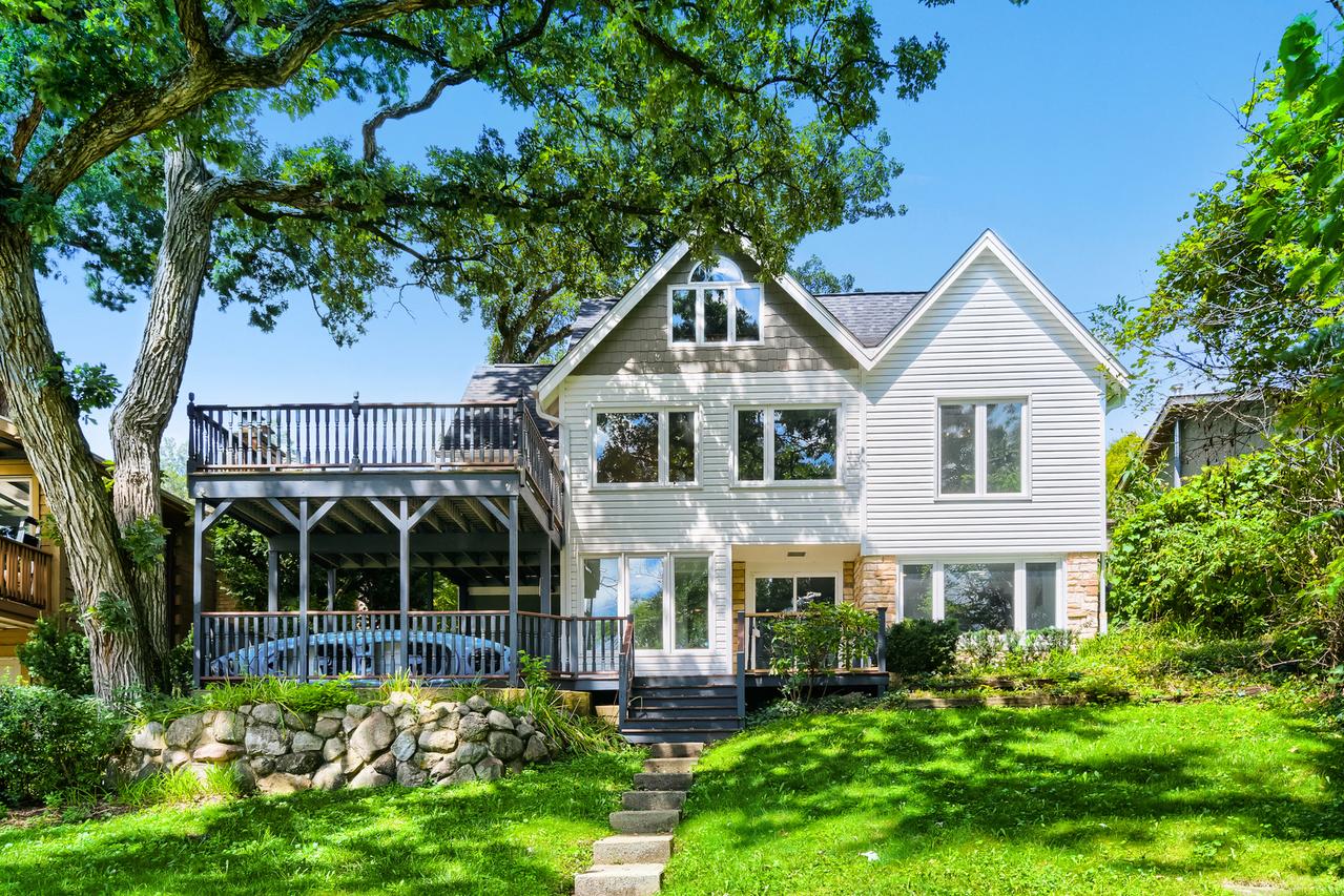 4615 W Lake Shore Dr., Wonder Lake, IL 60097