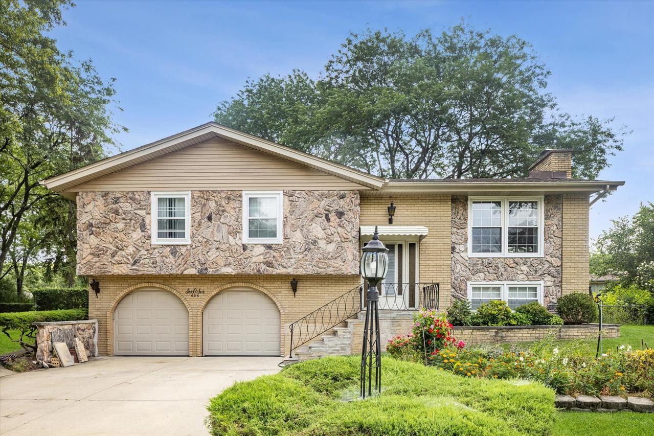 606 Bahama Ct., Schaumburg, IL 60193