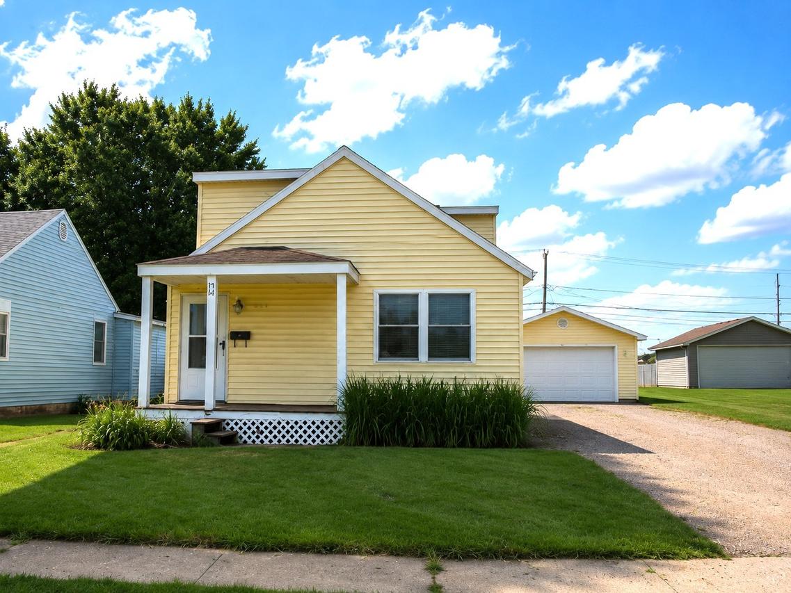 2008 13th Ave., Rock Falls, IL 61071