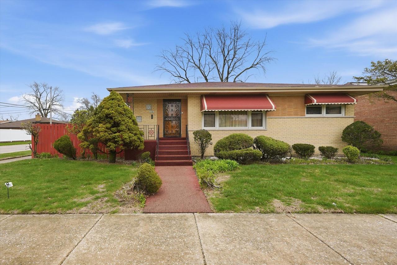 15201 Sunset Dr., Dolton, IL 60419