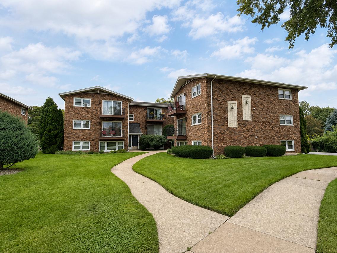 5629 6th Ave. #1B, Countryside, IL 60525
