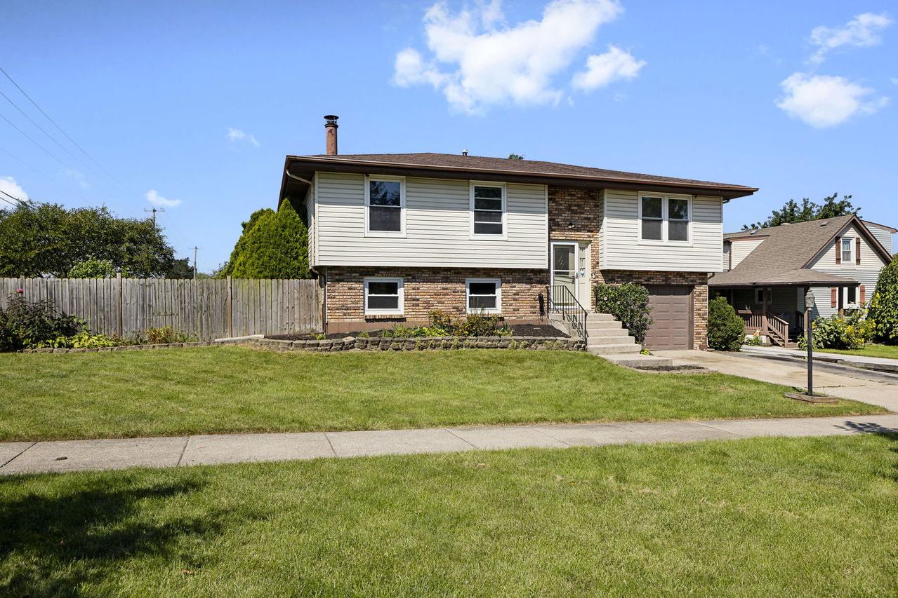 15642 Latrobe Ave., Oak Forest, IL 60452