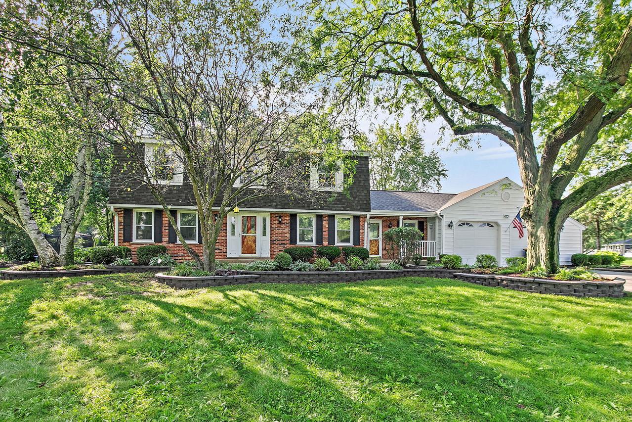 623 Pauline Ct., Gilberts, IL 60136