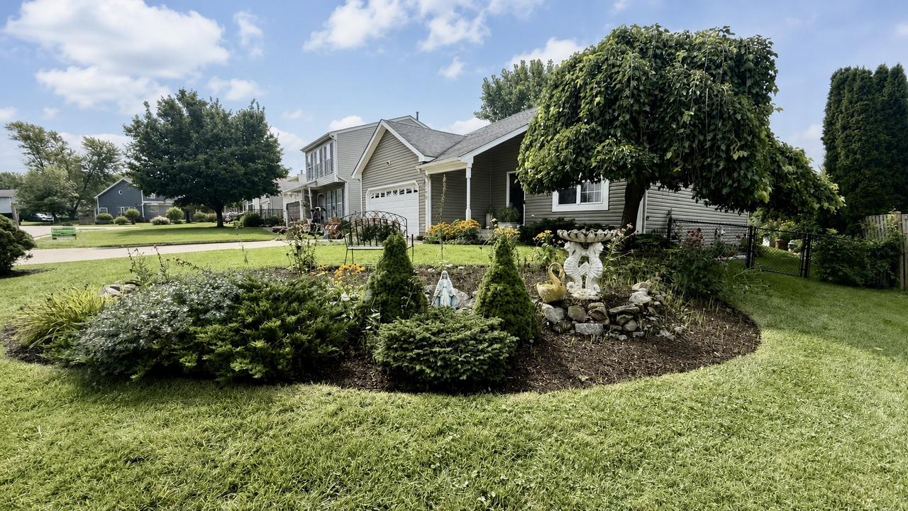 159 Agusta Dr., Round Lake Park, IL 60073