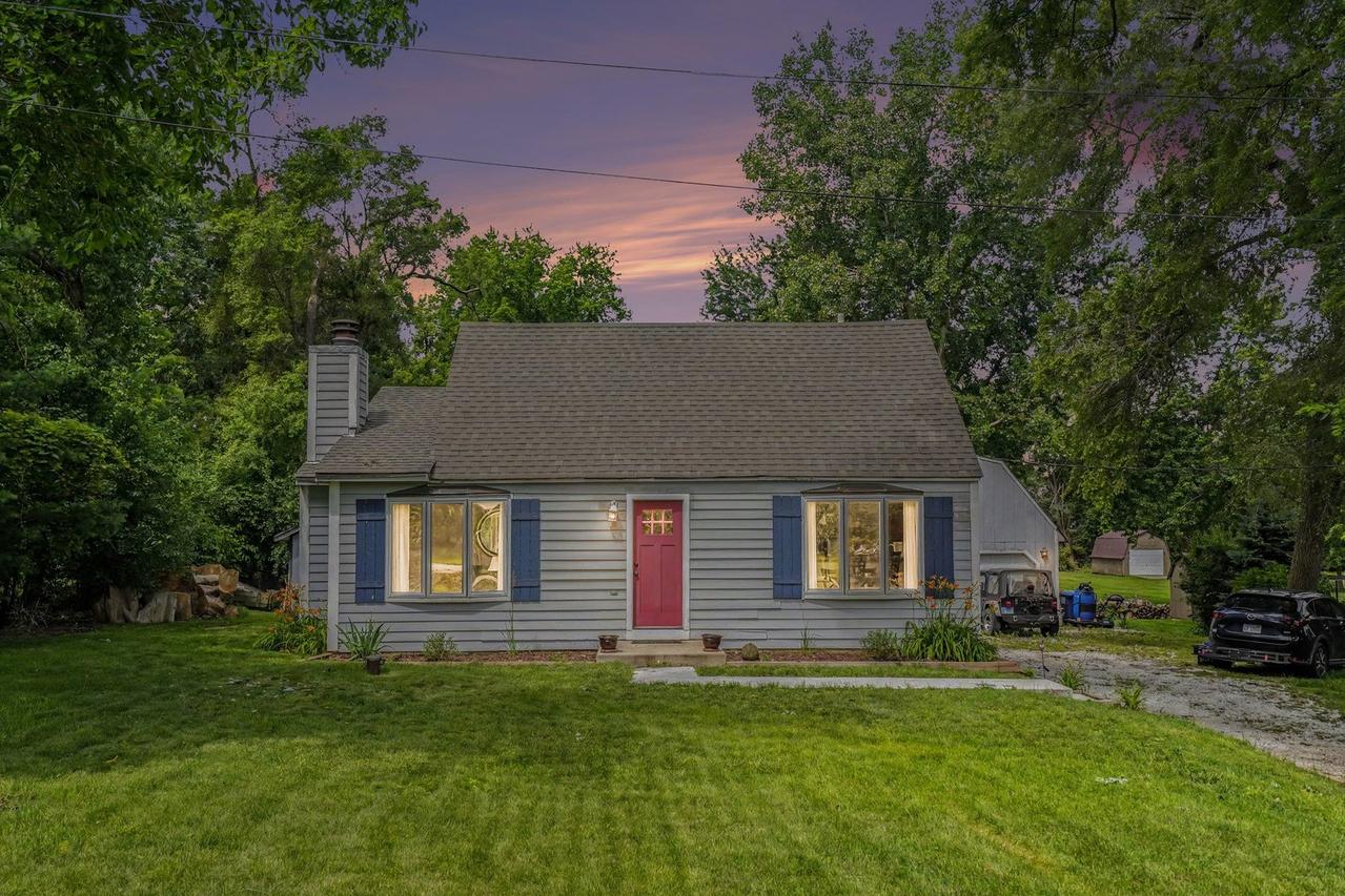 5S254 Radcliff Rd., Naperville, IL 60563