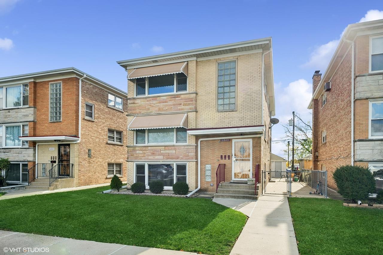 6845 W Leland Ave., Harwood Heights, IL 60706