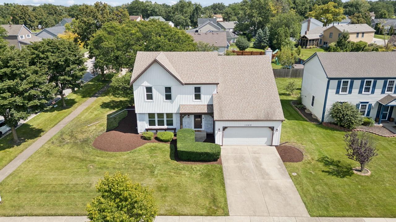 1545 Scottdale Cir., Wheaton, IL 60189