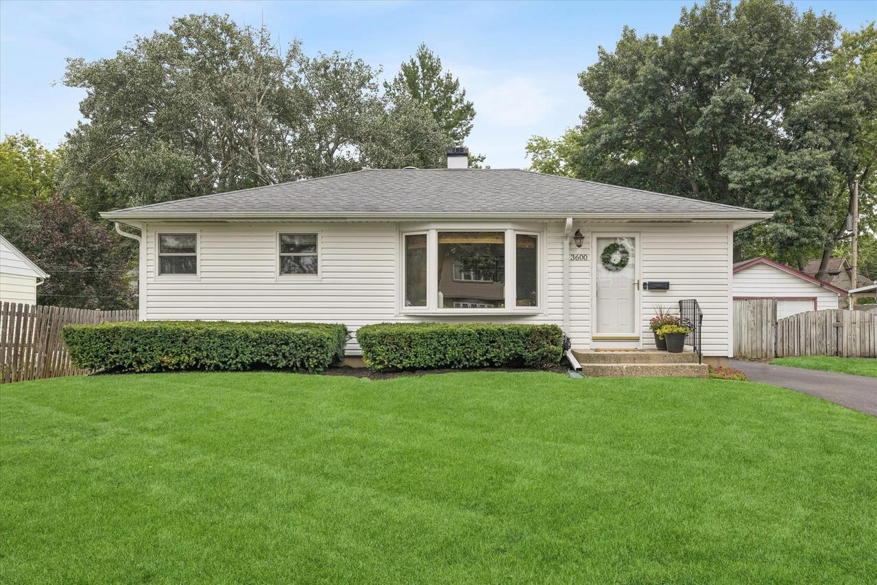 3600 Pheasant Dr., Rolling Meadows, IL 60008