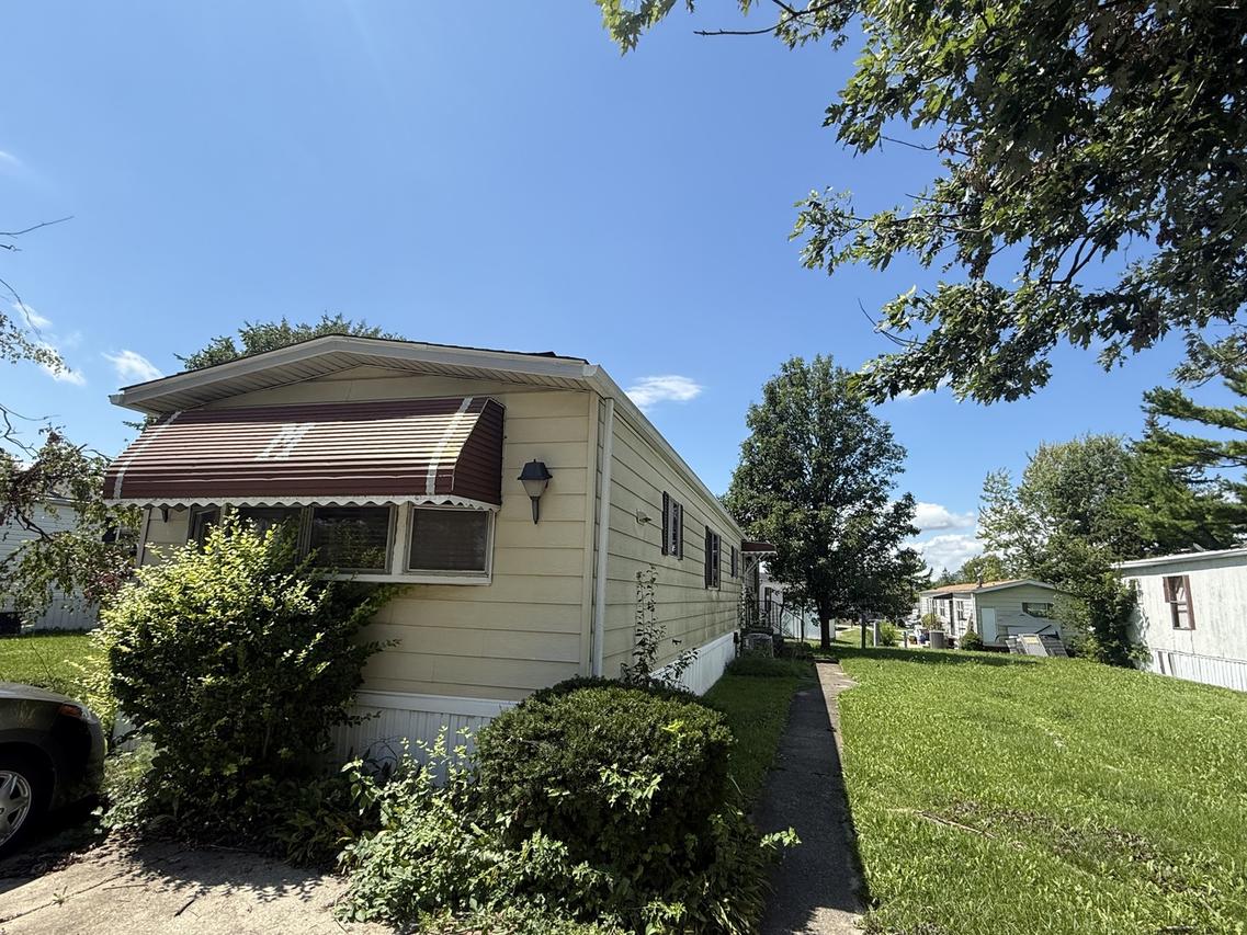 114 Huntsbridge Rd., Matteson, IL 60443