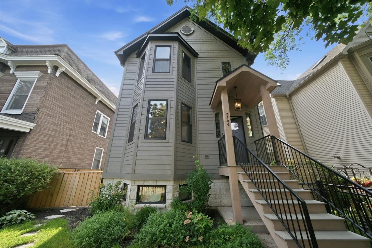 2106 N Campbell Ave., Chicago, IL 60647