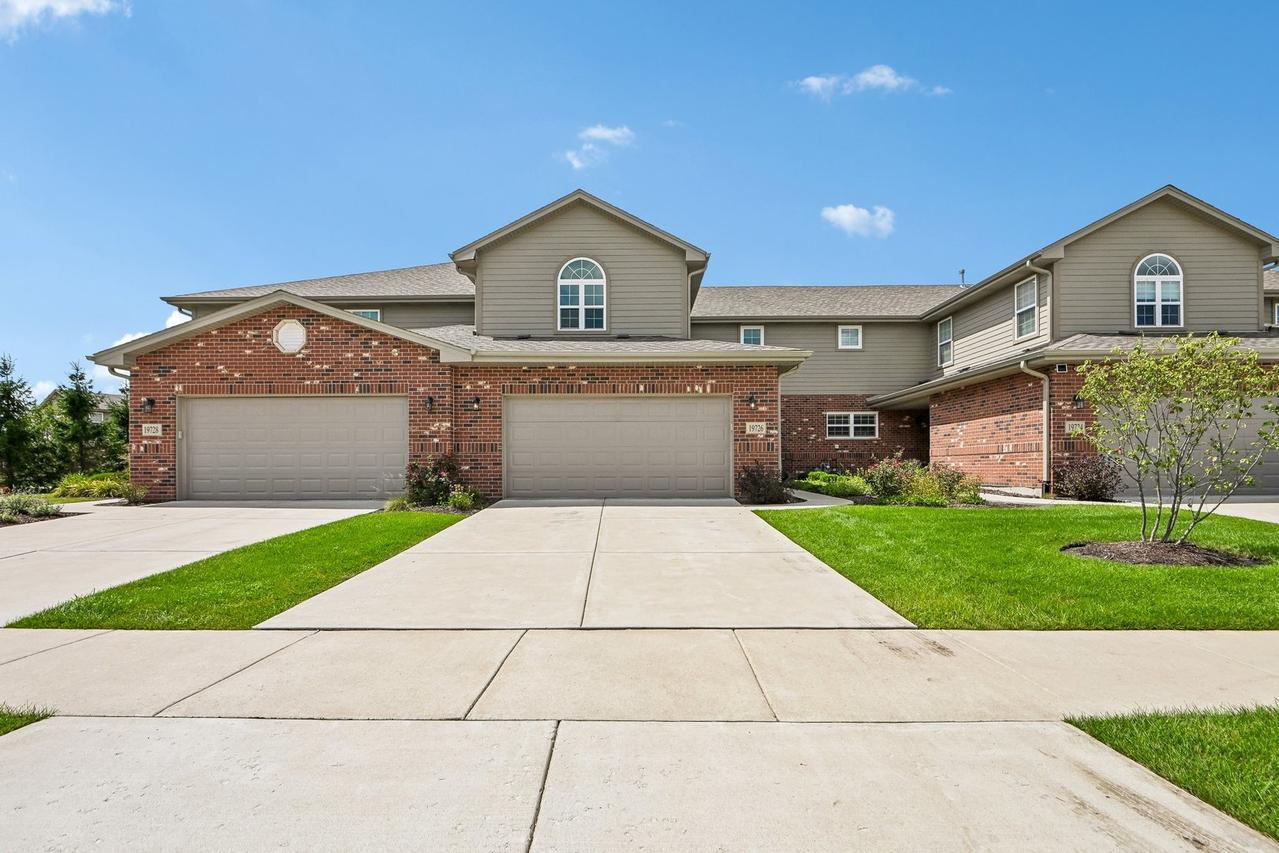 19726 Sunset Ct., Tinley Park, IL 60487
