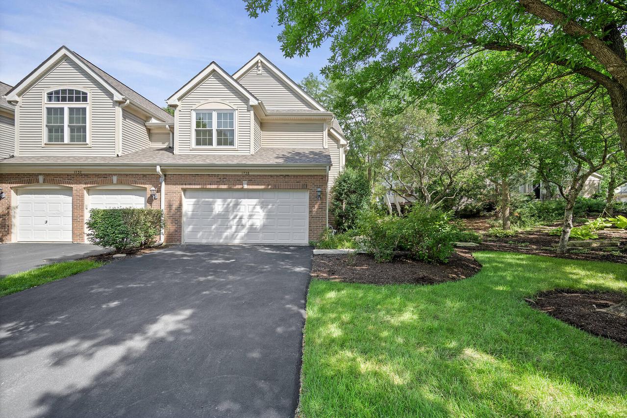 1728 Brookwood Rd., Lisle, IL 60532