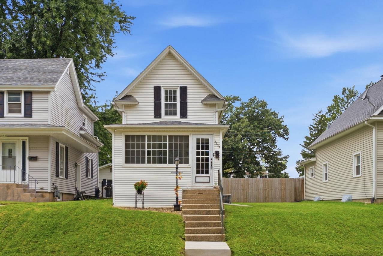 2335 33rd St., Moline, IL 61265