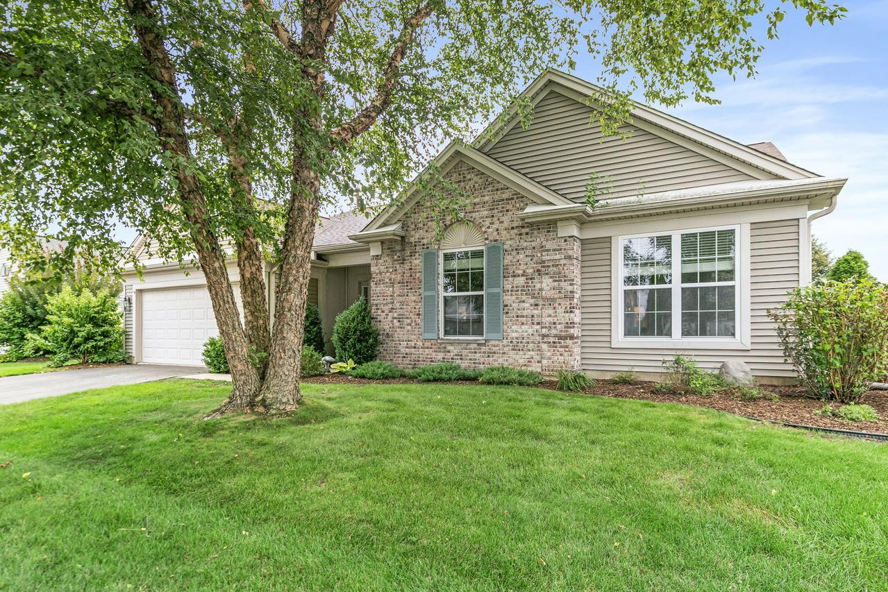 13093 Farm Hill Dr., Huntley, IL 60142