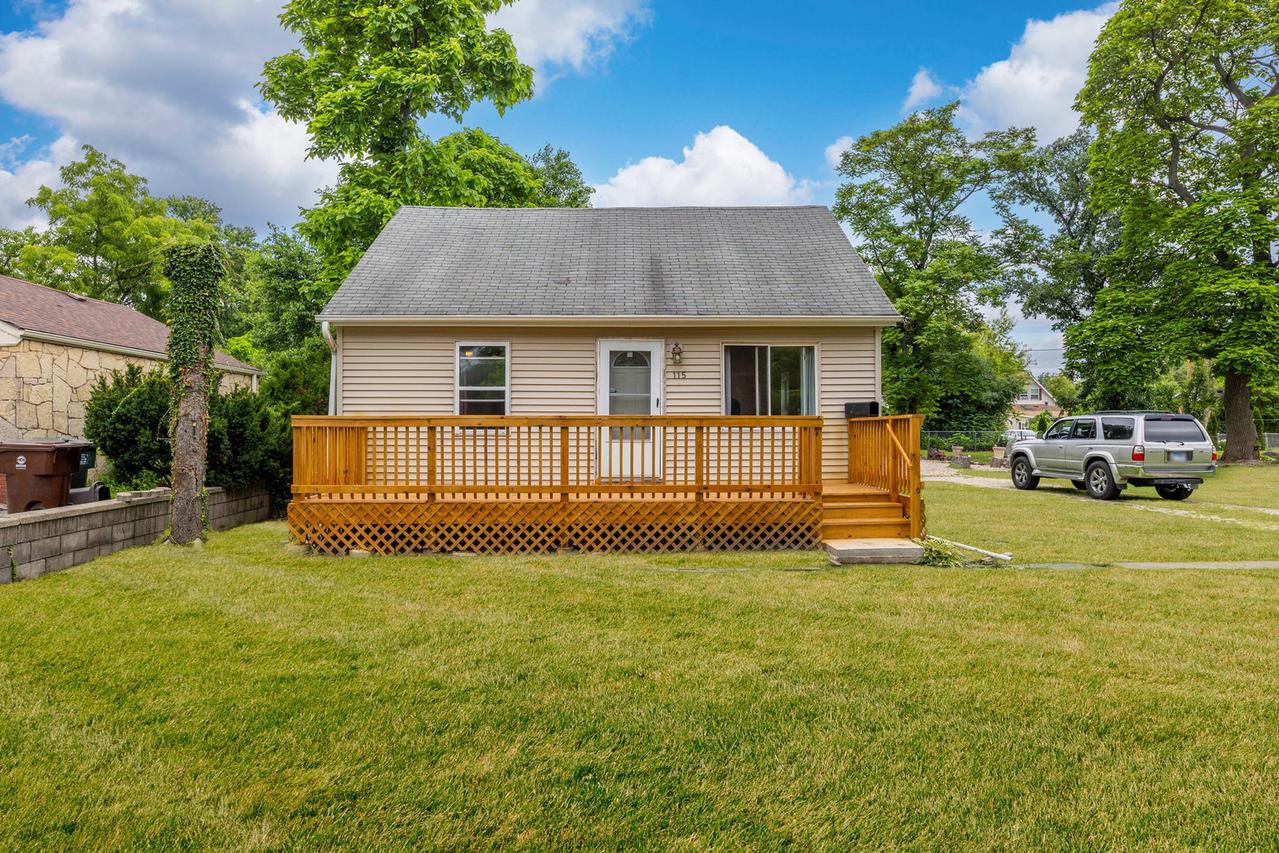 115 N State St., Glenwood, IL 60425
