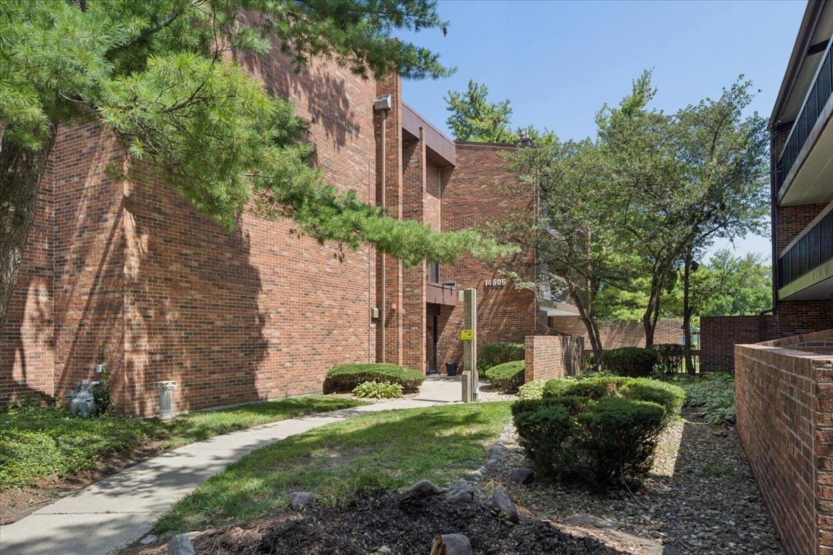 14505 Central Ct. #PH2, Oak Forest, IL 60452