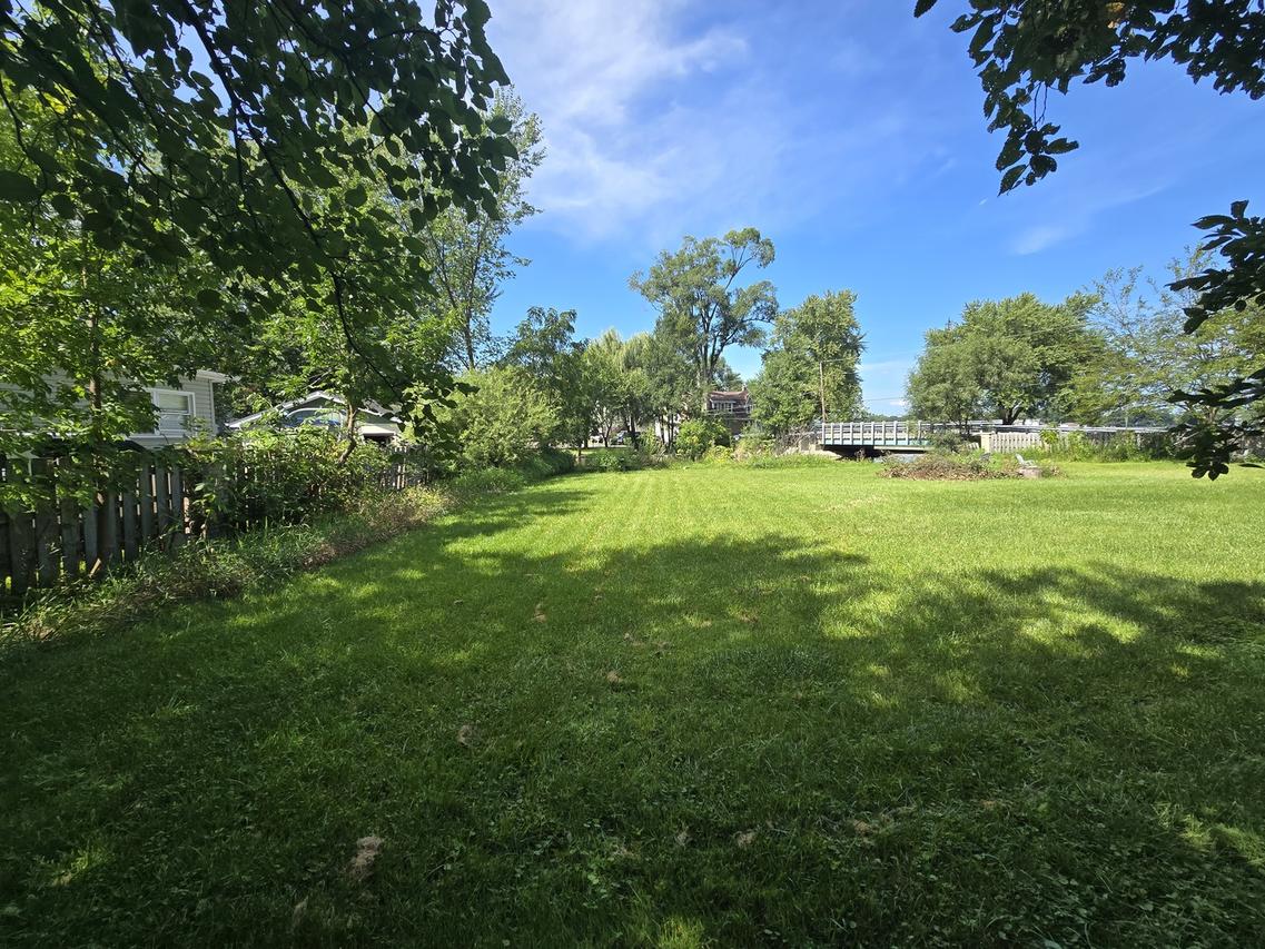 26432 N Willow Ave., Mundelein, IL 60060
