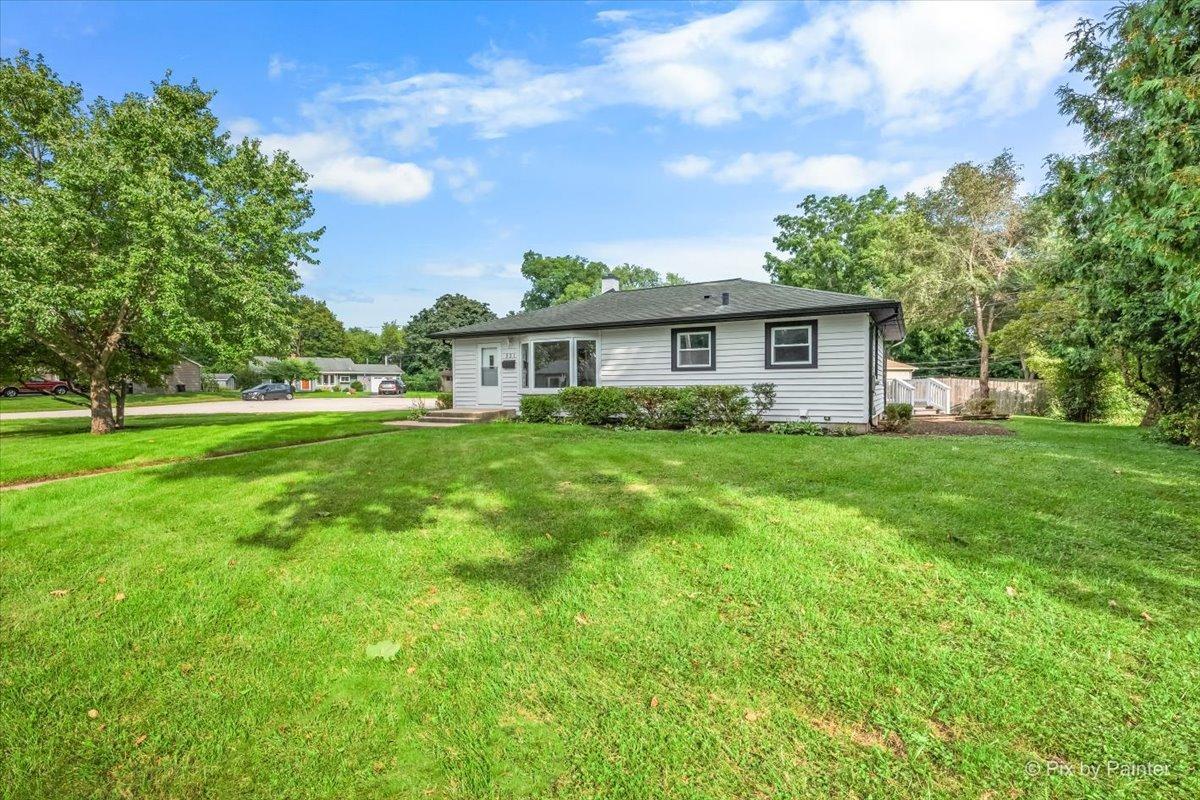 221 Sunset Ter., Crystal Lake, IL 60014