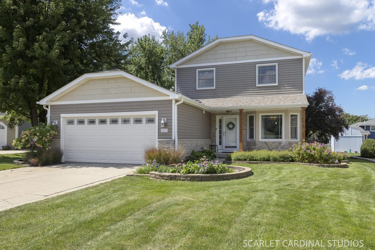 163 Meadows Ct., Sugar Grove, IL 60554