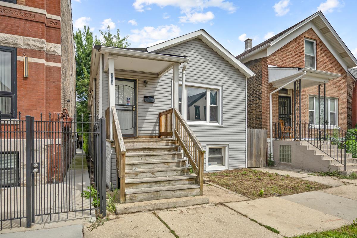 3450 W Walnut St., Chicago, IL 60624