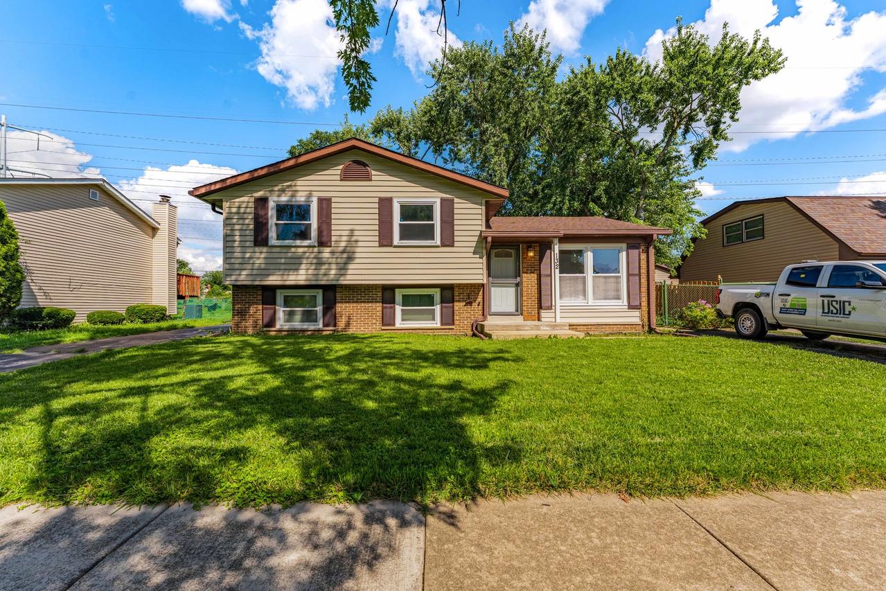 132 Garden Dr., Bolingbrook, IL 60440