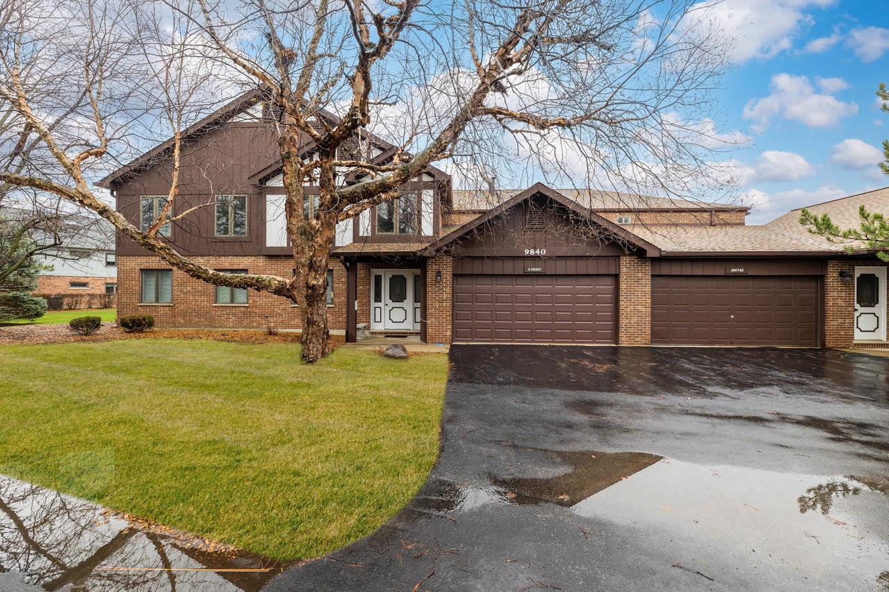 9840 Terrace Dr. #E2, Palos Park, IL 60464