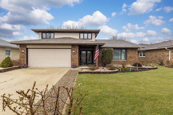 8058 Circle Dr., Palos Hills, IL 60465