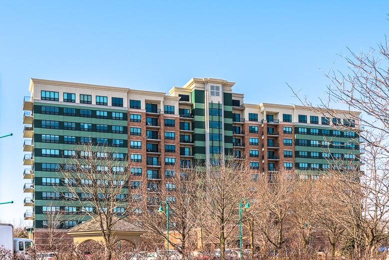 6420 Double Eagle Dr. #1110, Woodridge, IL 60517