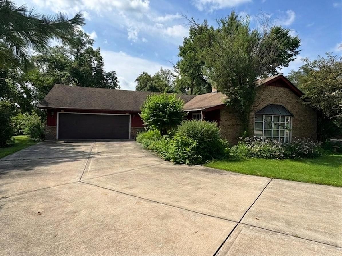228 Hauser Ct., New Lenox, IL 60451
