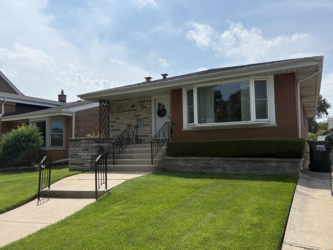 9918 S Spaulding Ave., Evergreen Park, IL 60805