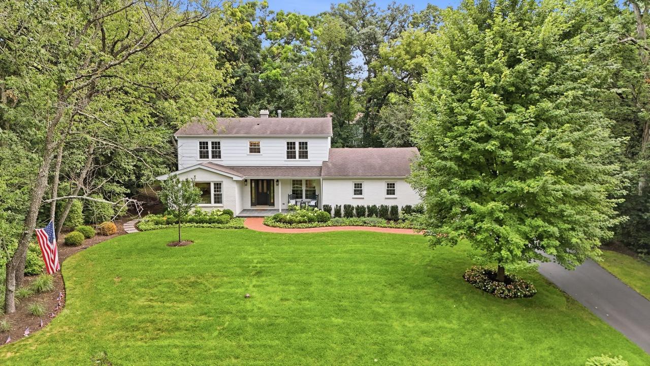 6807 Rhode Island Tr., Crystal Lake, IL 60012