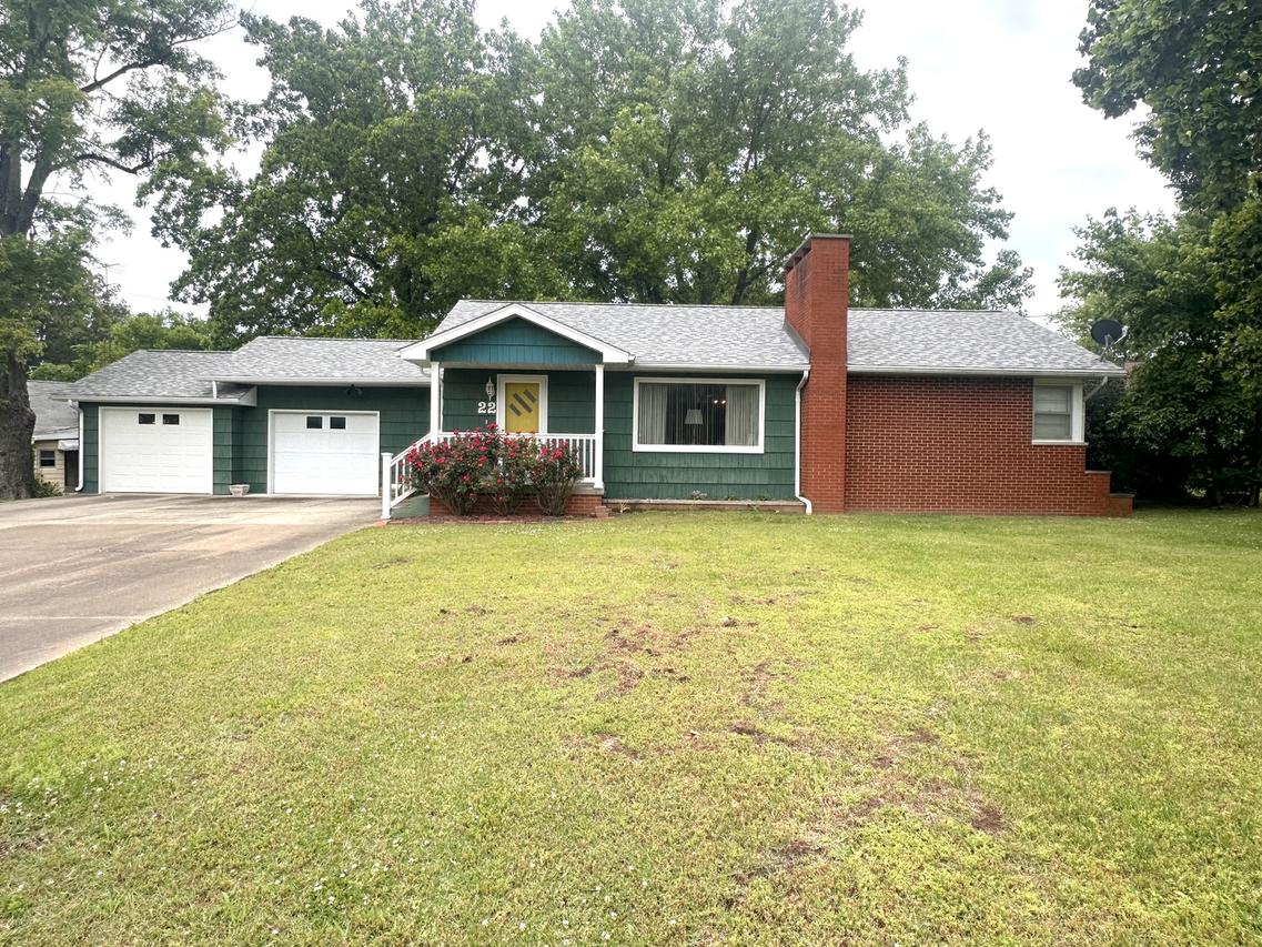 22 Old Brick Rd., Murphysboro, IL 62966