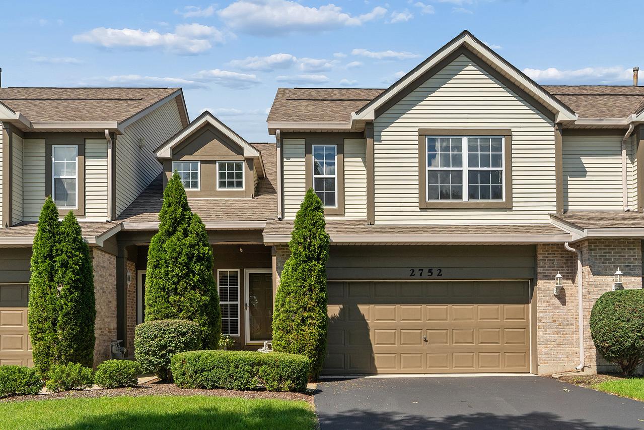 2752 Whitlock Dr., Darien, IL 60561