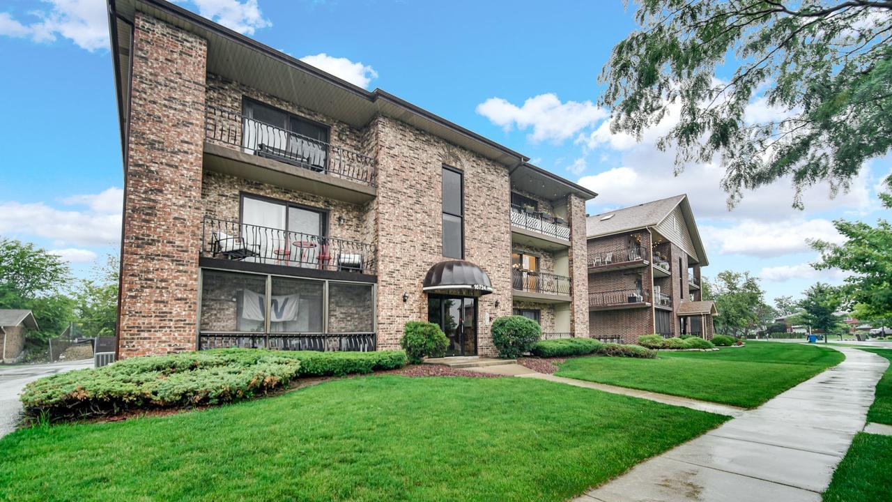 16724 Paxton Ave. #2N, Tinley Park, IL 60477